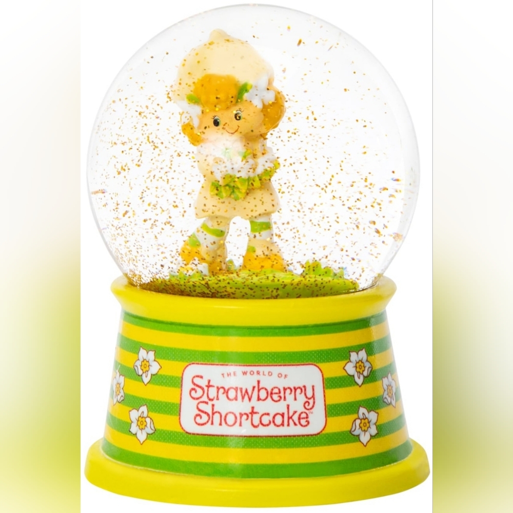 The World of Strawberry Shortcake: Lemon 🍋 Meringue Mini Snow ❄️ Globe/ BNIB